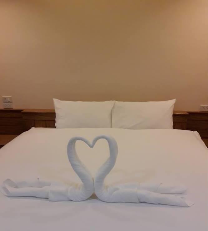 The Lake Hill Resort Pran Buri Exterior foto